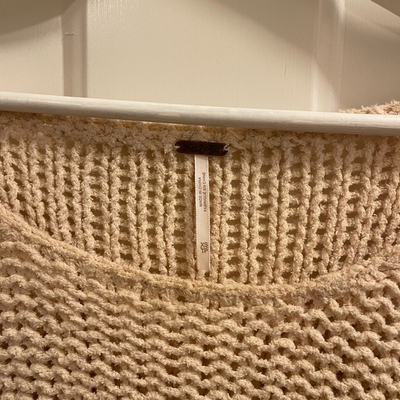 Free People Oversized Cropped Sweater - Picture 4 of 6